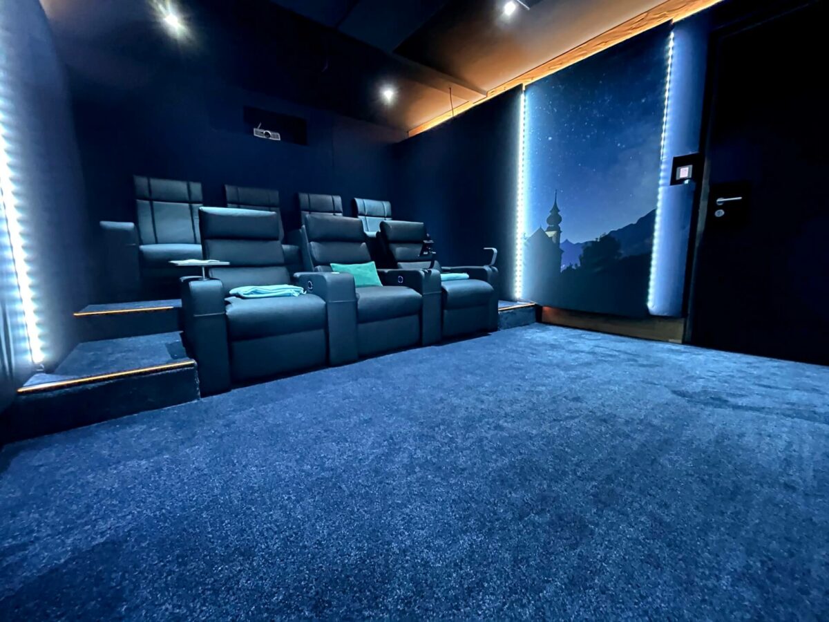 Projekte-Heimkinobau-GmbH-IMG_0166-1200×900 Die Experten für maßgeschneiderte Heimkinolösungen