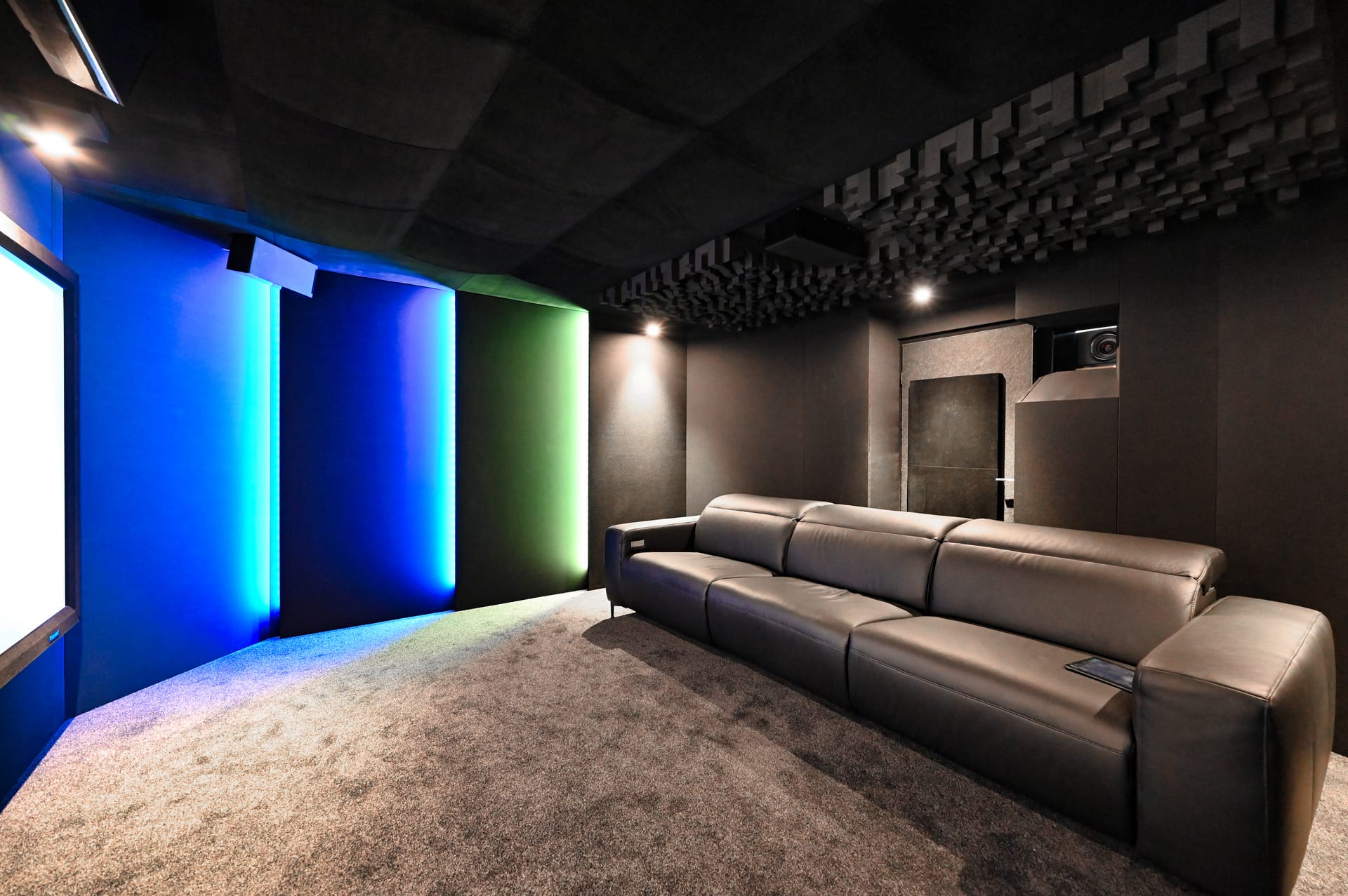 heimkinobau-heimkino-baden-wuerttemberg-leingarten-DSC_1915 Die Experten für maßgeschneiderte Heimkinolösungen