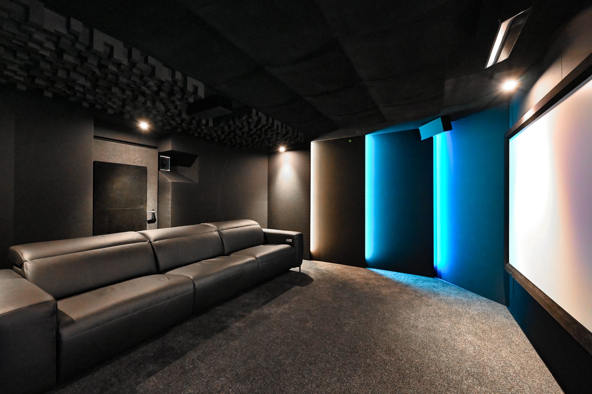 heimkinobau-heimkino-baden-wuerttemberg-leingarten-DSC_1919 Die Experten für maßgeschneiderte Heimkinolösungen