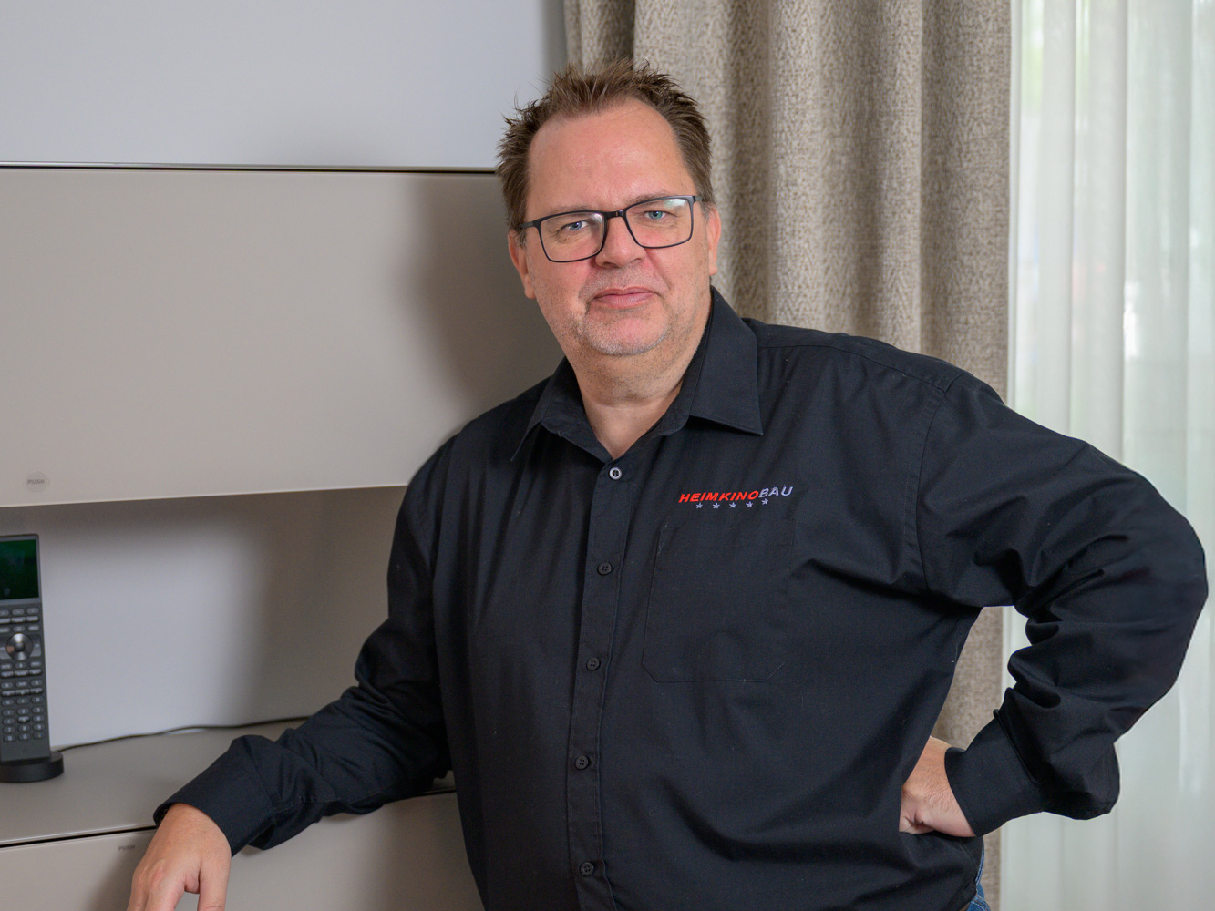 mod_DSC_7311-4-3 Die Experten für maßgeschneiderte Heimkinolösungen